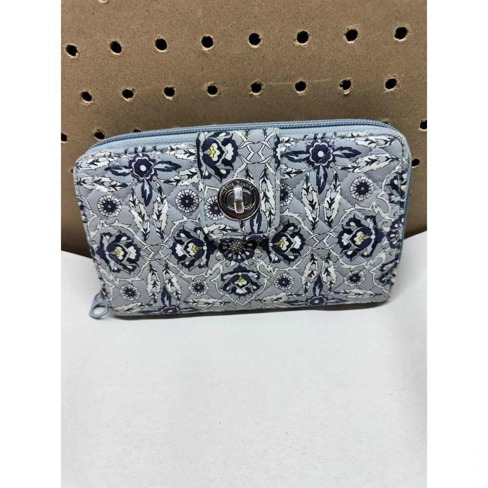 Vera Bradley RFID Turnlock‎ Wallet in Plaza Tile Floral